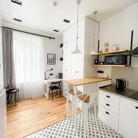 Poetry Apartments In The City Center Carcóvia Exterior foto
