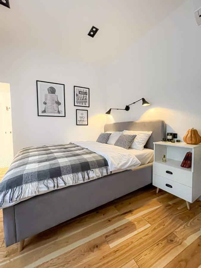 Poetry Apartments In The City Center Carcóvia Exterior foto