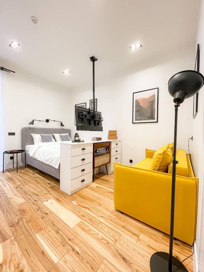 Poetry Apartments In The City Center Carcóvia Exterior foto