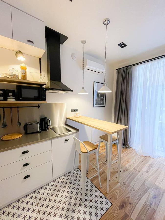 Poetry Apartments In The City Center Carcóvia Exterior foto
